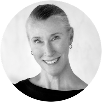 Portrait of Robin Smith, Associate Broker
